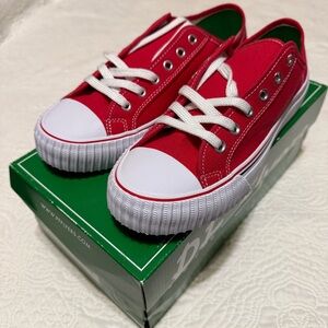 PF Flyers Classic Low Red Sz 9 1/2 New With Box